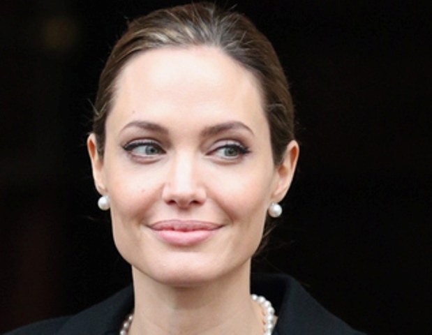 Angelina Jolie interpretará sua mãe em filme