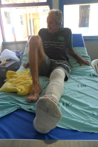 Acidentado em linha de transmissão no MT chega de helicóptero a Vilhena