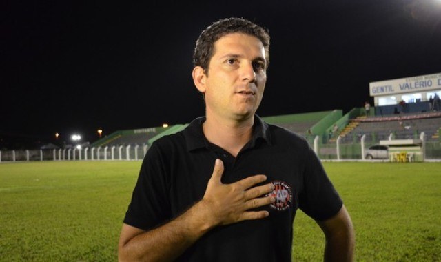 Atropelado pelo VEC, técnico do Pimentense diz que pode devolver goleada