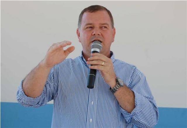 No rádio secretário de Confúcio pode aumentar tensão entre prefeito e governador