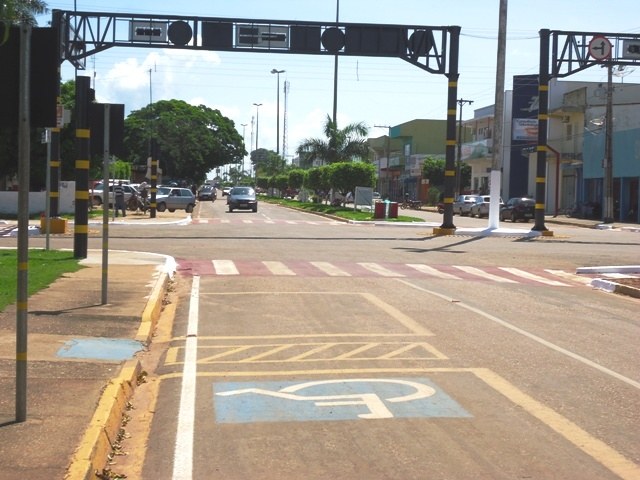 Vereador quer proibir carretas em avenida de Cerejeiras; mas não diz como