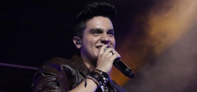  Luan Santana tem galpão para guardar lingeries que ganha de fãs (1)