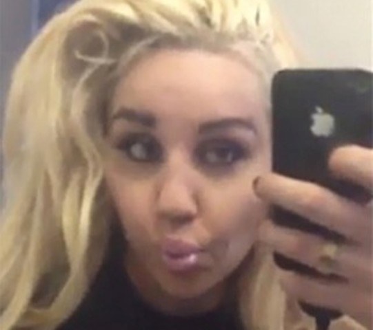  Rádio oferece emprego para Amanda Bynes, diz site
