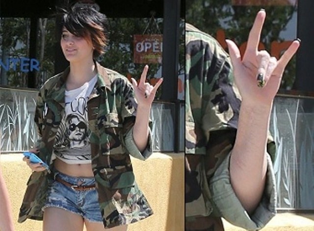Paris Jackson é levada ao hospital por tentativa de suicídio