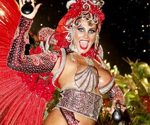 Ângela Bismarchi sobre deixar o carnaval: "Quero ser comentarista"