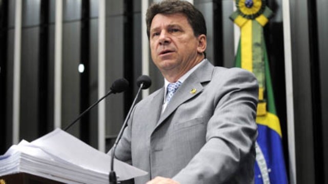 Com apoio de Cassol, ministro das Cidades confirma mais 836 casas para Vilhena