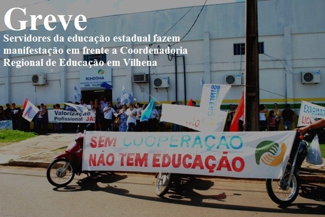 Servidores da educação estadual em greve se reúnem em frente ao CRE 