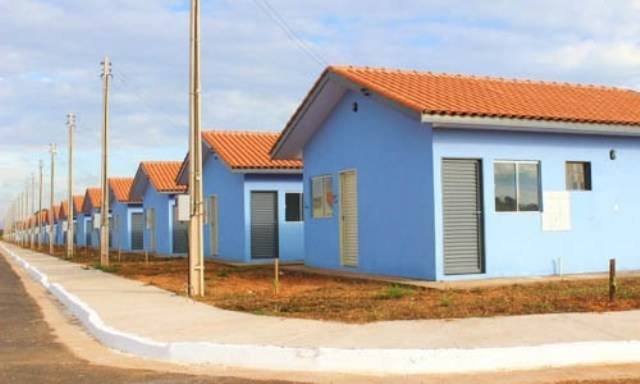 Governador vem a Vilhena para entregar casas populares que renderam polêmica