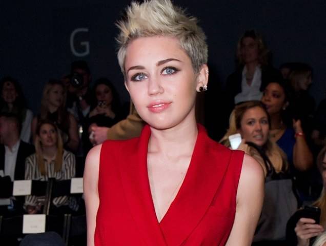 Novo single de Miley Cyrus foi composto originalmente para Rihanna