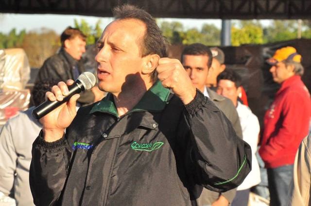 “Desconvidado” para protesto, ex-assessor de Natan desabafa no Facebook