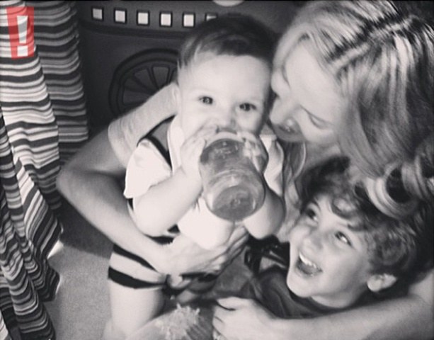  Claudia Leitte publica foto com os filhos Davi e Rafael
