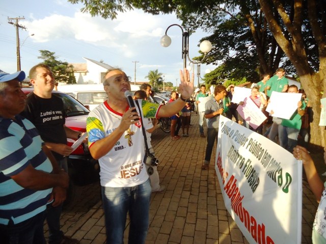 Padre afirma que protesto em Cerejeiras foi "democrático e participativo"