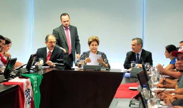 JOVENS NO PLANALTO