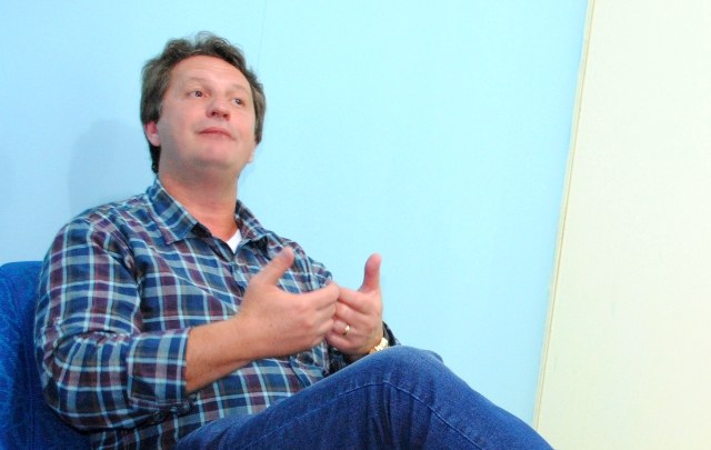 Rover defende Reforma Política e promete resposta às reivindicações locais