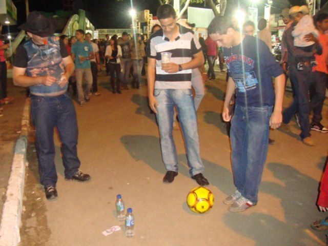  Ambulante fatura até R$ 150 por noite com jogo desafiador na Expovil (1)