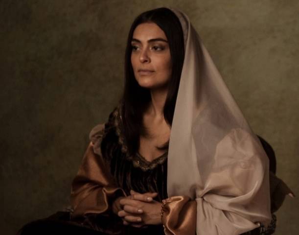 Juliana Paes vira pintura inspirada em Monalisa em novo filme