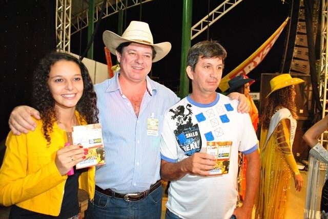 Uma adolescente e um autônomo dividiram o Celta na 6ª noite de Expovil
