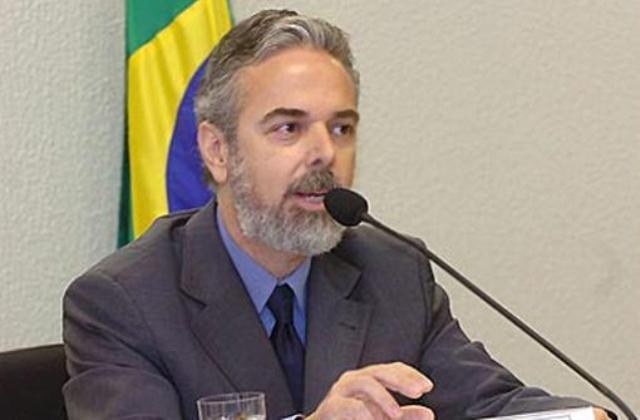 BRASIL E OS ESPIÕES