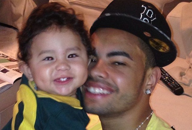 Dentinho posta foto com o filho e desabafa: "Que saudade"