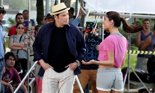 Carol Magno elogia John Travolta: "Ele é supersimpático"