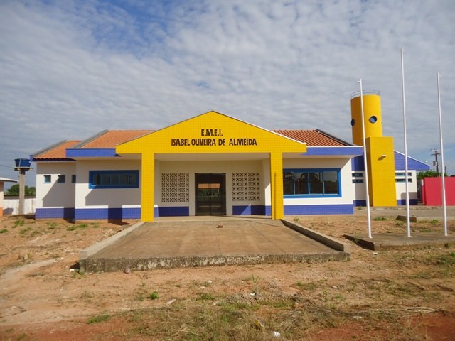 Escola de R$ 1 milhão, construída em 2010, continua fechada em Cerejeiras