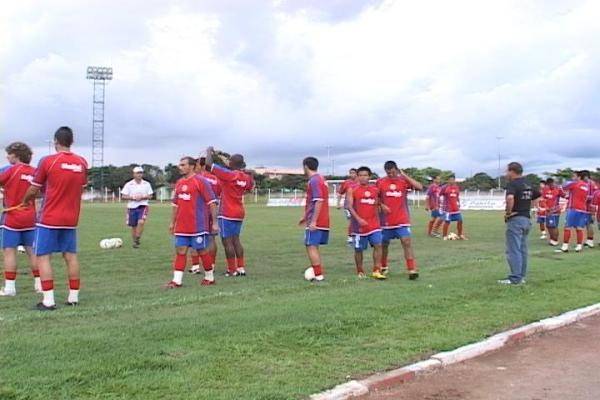 VEC TREINA E MANTÉM SUSPENSE CONTRA O ROLIM