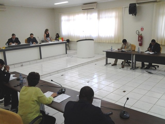 Na última hora, Câmara de Vilhena muda lei anti-nepostimo e faz povo de otário