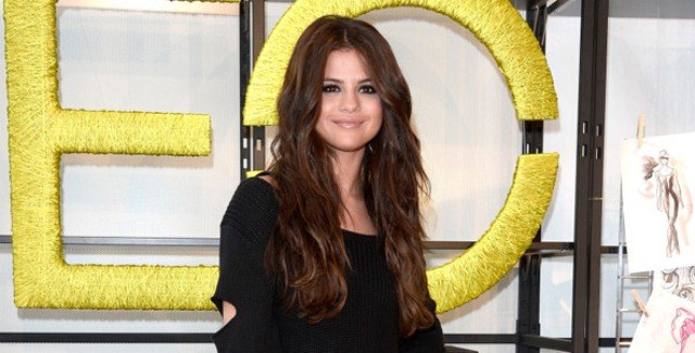 Selena Gomez planeja o futuro e pensa em sair da casa dos pais