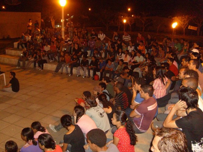 CULTO COM MÚSICA E DANÇA HOJE NA PRAÇA SPADARI