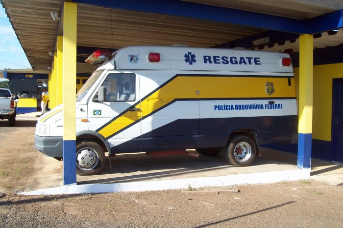 OPERAÇÃO FINADOS FISCALIZA E ORIENTA MOTORISTAS