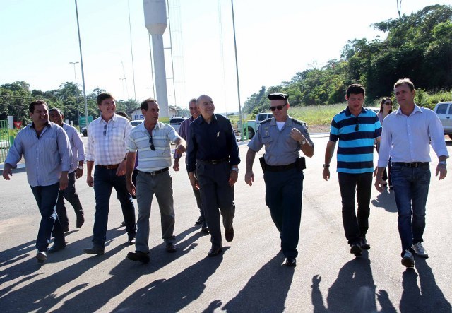 Em companhia de Rover e Goebel, Confúcio andou pela ruas e vistoriou obras 