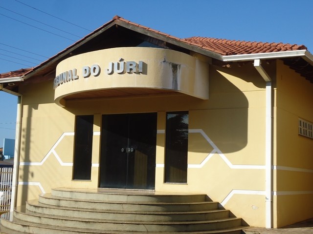 Cerejeiras: homem que matou esposa com 40 facadas continua em prisão domiciliar