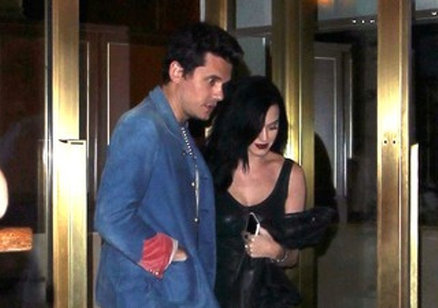 Katy Perry sobre John Mayer em revista: "Era difícil estabelecer limites"