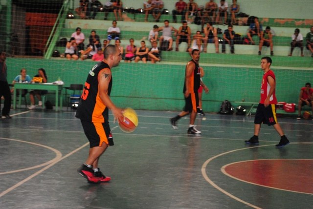 Três jogos marcaram a primeira rodada da Copa Municipal de Basquetebol 