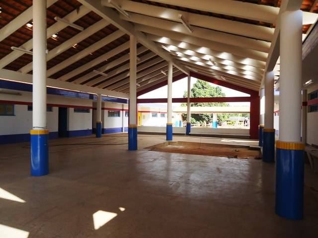 Cerejeiras: após reportagem, secretária de Educação promete inaugurar escola