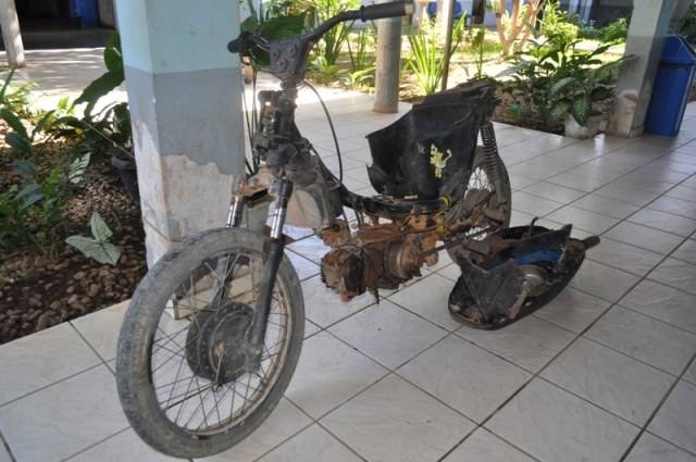 Três menores são apreendidos pela PM com motocicleta “depenada” em Vilhena