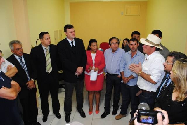 Acompanhado de vereadores e empresários, prefeito de Juína-MT visita Vilhena