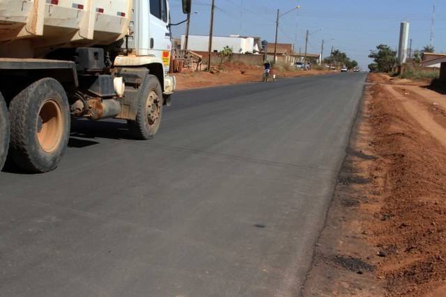 Governador promete: em 60 dias inaugura 20 quilômetros de asfalto em Vilhena