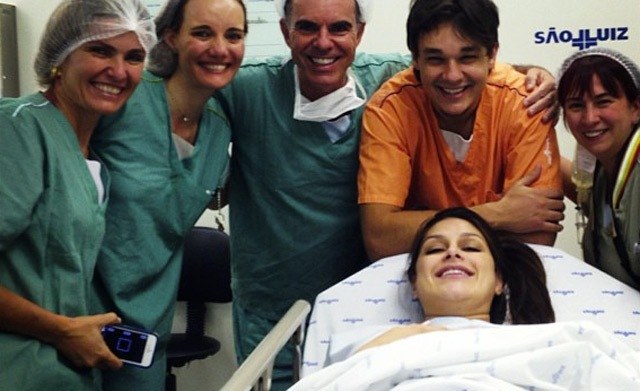Nascem as gêmeas da ex-miss Natália Guimarães e Leandro, do KLB
