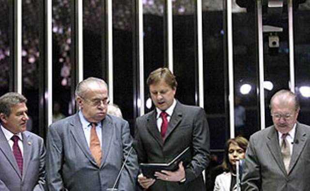 EMPOSSADO, ACIR FAZ PRIMEIRO DISCURSO E DESMENTE PROCESSOS NA JUSTIÇA