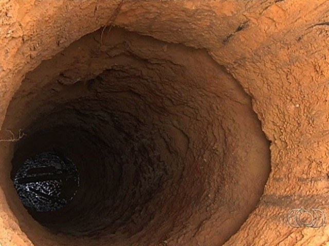CAIU NO POÇO