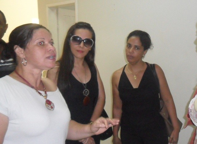 Ignoradas por vereadores, professoras municipais em greve disparam: “Covardes!”