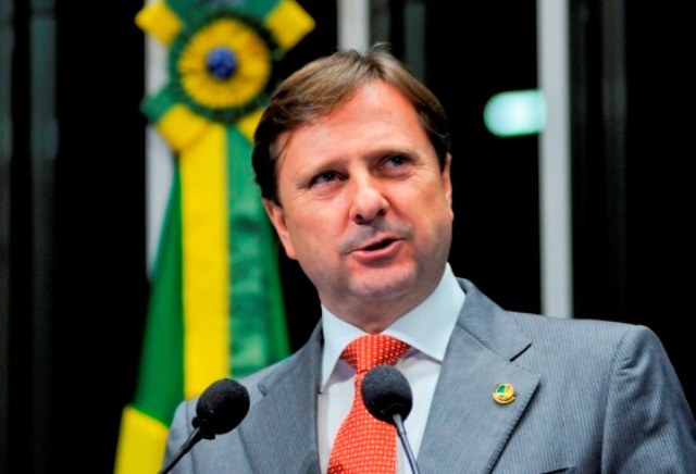Gesto “cruel” de assessor rende antipatia gratuita a senador em Vilhena