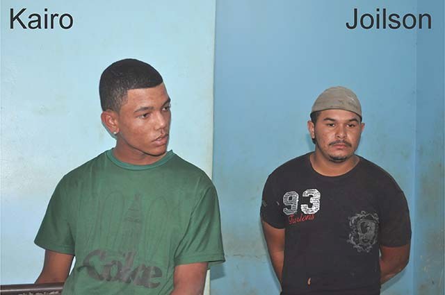 Homem assalta mercado e dispara duas vezes contra mulher, mas arma falha