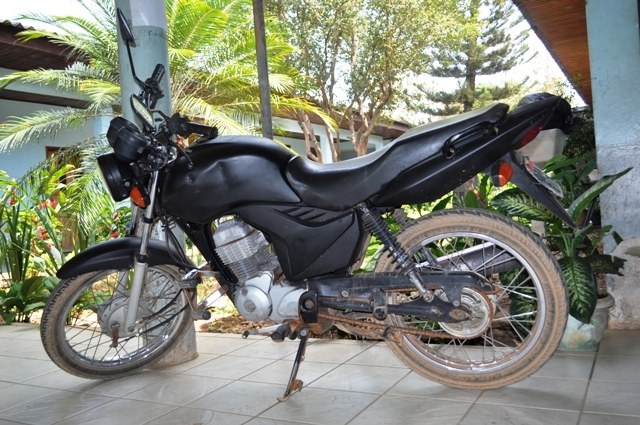 Polícia encontra moto roubada por menores; veículo pertence a mototaxista