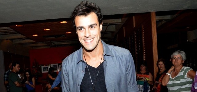 Joaquim Lopes desmente crise e declara desejo de ter filho com Paolla Oliveira