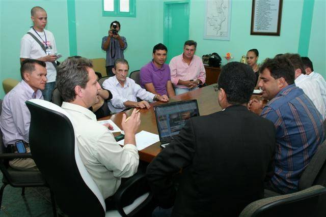 PREFEITOS DO CONE SUL DISCUTEM DESTINO DO LIXO