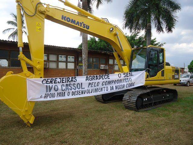 Prefeito de Cerejeiras exibe sua primeira conquista concreta no cargo