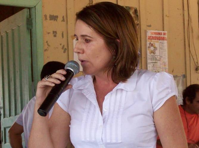 VEREADORES REJEITAM REQUERIMENTOS DE ELIANE