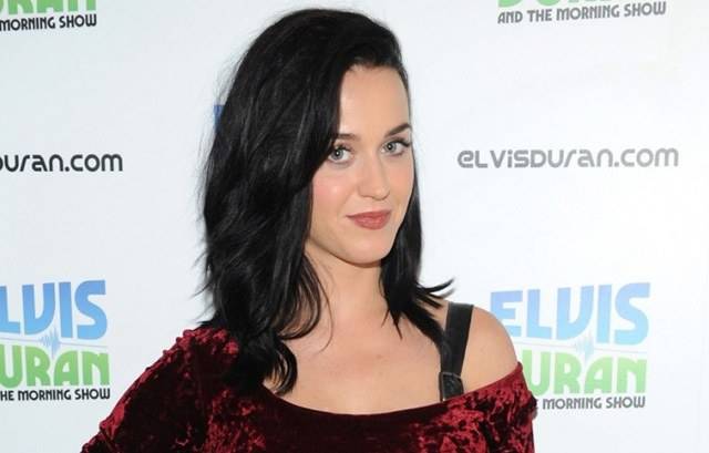 Katy Perry conquista primeiro lugar na parada da "Billboard" com "Roar"